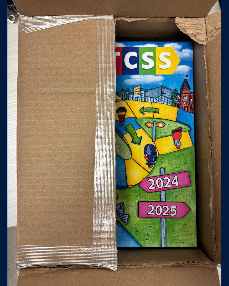 stcssSC's tweet image. Here’s a sneak peek at last years yearbook Titans! Stay tuned for a pick up date sometime next week!