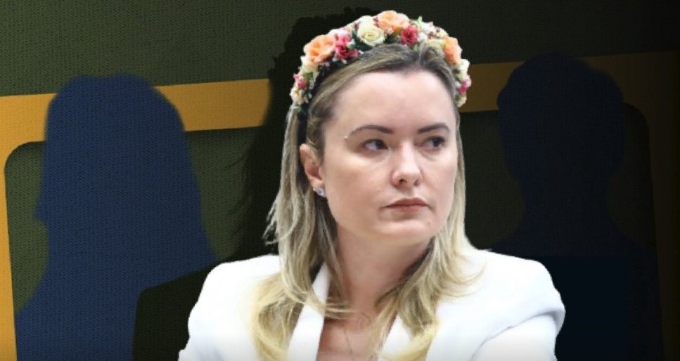 🔴GRAVE - Um juiz de Imbituba determinou a remoção da reportagem que denunciava a suposta funcionária fantasma lotada como secretária parlamentar da deputada federal Júlia Zanatta.   

“A nutricionista da deputada”, publicada pelo Intercept Brasil, expõe que, durante o horário