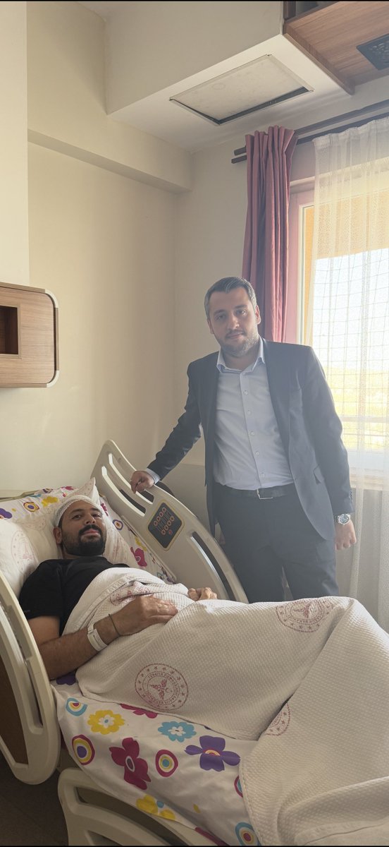 Fırat KÖRAN 🇹🇷 (@firatkoran) on Twitter photo Şanlıurfa AK Parti İl Gençlik Kolları Ekonomi ve Mali İşler Başkan Yardımcımız kardeşimiz <a href="/cerkez_21/">Çerkez Can</a> ’ı, geçirmiş olduğu rahatsızlıktan dolayı hastanede ziyaret ettik. Kendisine geçmiş olsun dileklerimizi iletiyor, Allah’tan acil şifalar diliyoruz. Şanlıurfa AK Parti İl Gençlik Kolları Ekonomi ve Mali İşler Başkan Yardımcımız kardeşimiz <a href="/cerkez_21/">Çerkez Can</a> ’ı, geçirmiş olduğu rahatsızlıktan dolayı hastanede ziyaret ettik. Kendisine geçmiş olsun dileklerimizi iletiyor, Allah’tan acil şifalar diliyoruz.