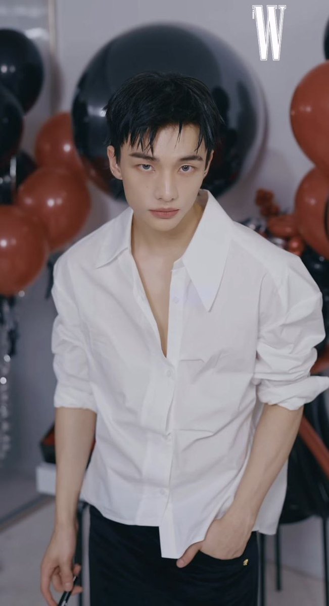 عزیزم در جریانی که اون دکمه ها برای باز شدنن؟
متوجهی داری افکارمو به کثافت ترین حالت ممکن کنترل میکنی؟
خب الان من حتی اگه زیر هفت متر چمن بمونمم حالم خوب نمیشه.