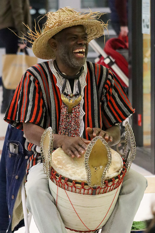 RainhamHallNT's tweet image. Global Village, this Sunday at @RainhamHallNT 11am-4pm. Free entry and free to join the activities.
Full performance schedule 12noon to 4pm: Circus Raj, Usifu Jalloh, Veena Jain. Henna tattoos, Ukrainian Supper Club, HASWA and Skills Share group. And a sneak peek into the Hall.