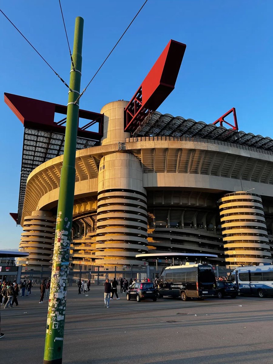 San Siro 🇮🇹 Milan ❤️🖤❤️
#ACMilan #SanSiro #SerieA