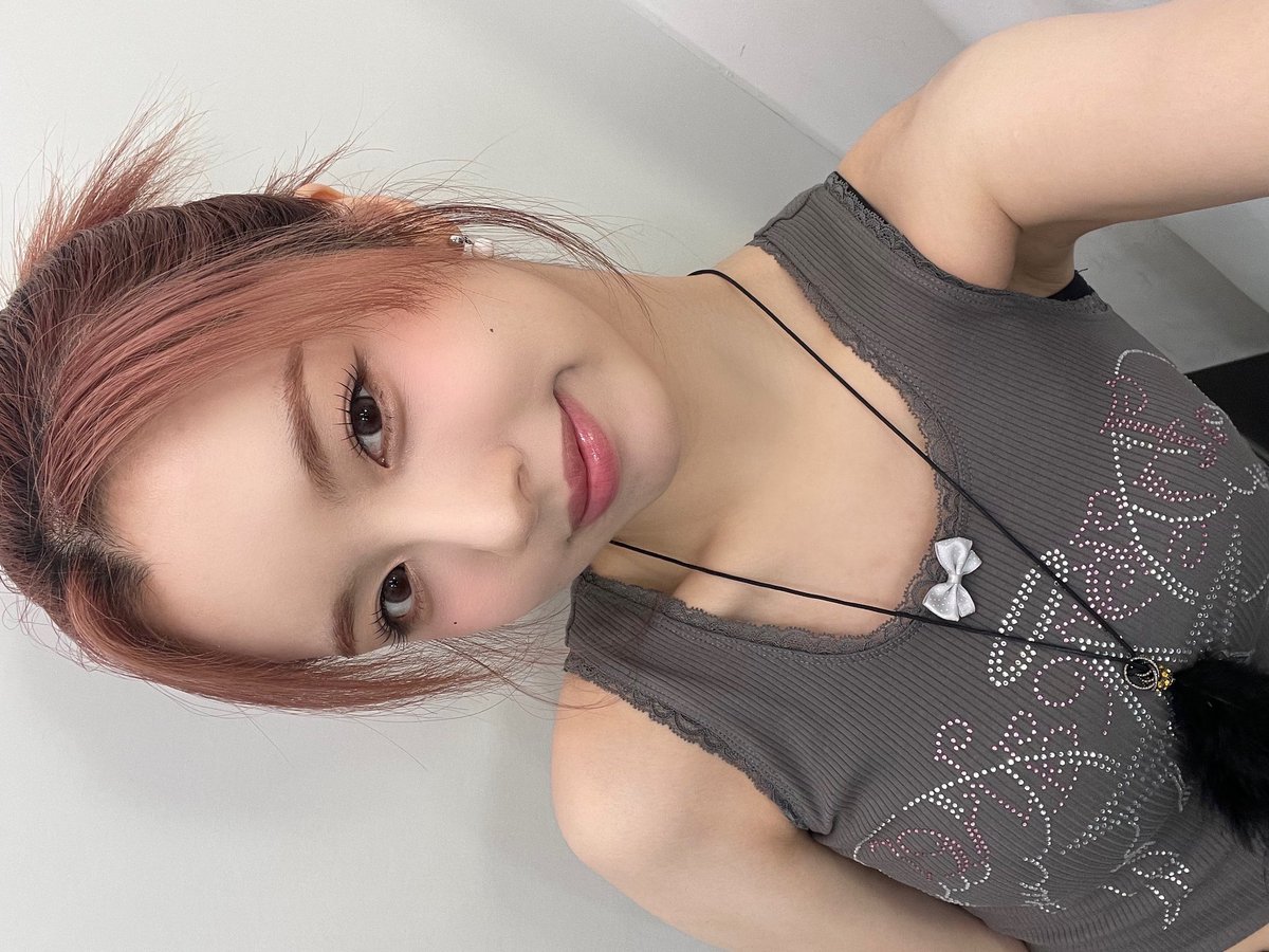 1uv_wy's tweet photo. 핑머단니쥬음....🥺💗
#WOOAH #우아 #LUCY #루시 https://t.co/TW20T9aoFV