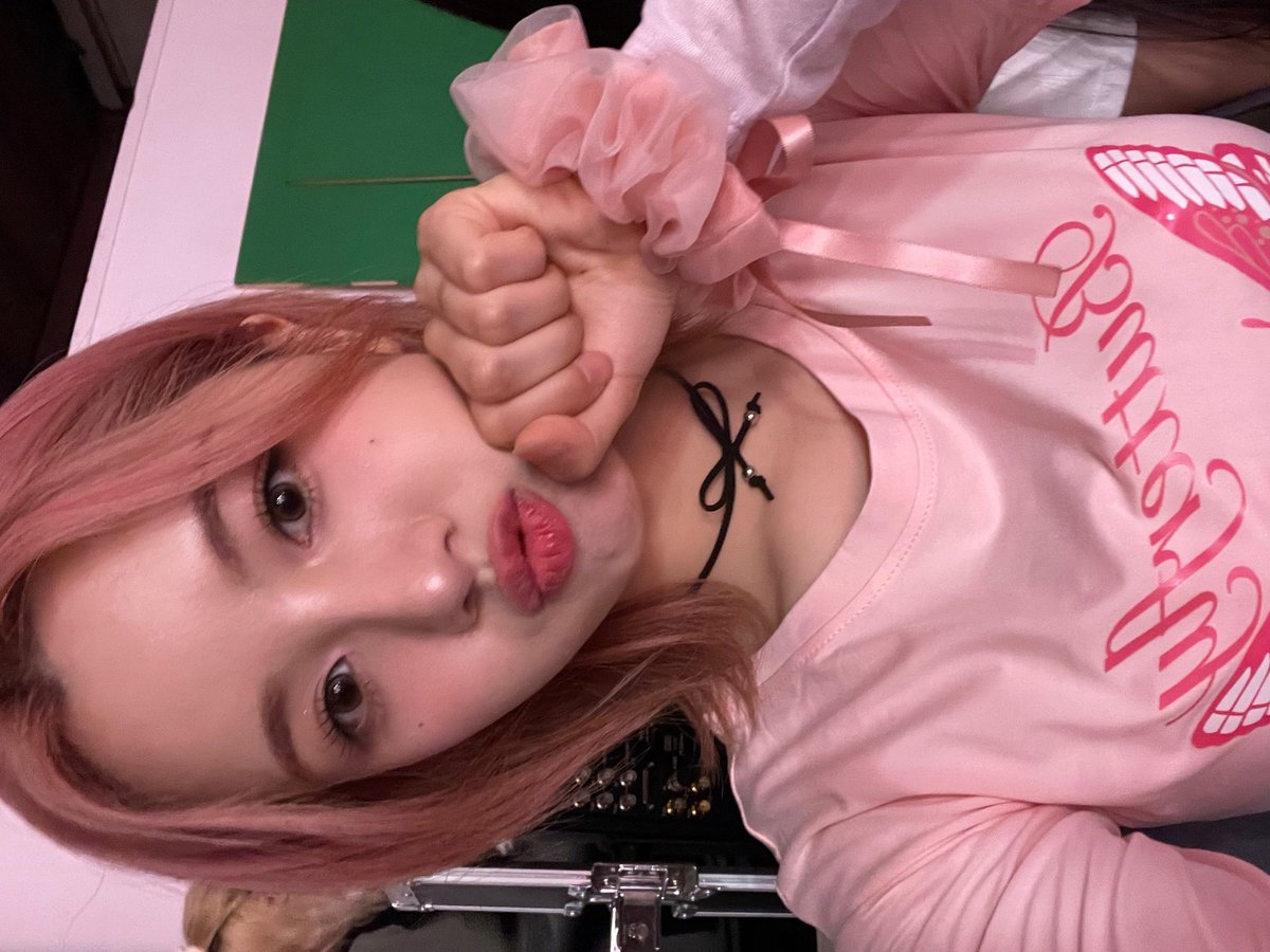 1uv_wy's tweet photo. 핑머단니쥬음....🥺💗
#WOOAH #우아 #LUCY #루시 https://t.co/TW20T9aoFV