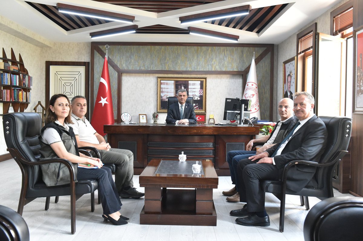 📍 İl Millî Eğitim Müdürümüz Süleyman Ekici, Bakanlığımızın yürüttüğü Yeşil Vatan- Benim Okulum Geleceğe Çare Projesi kapsamında doğa sevgisini geliştirmek ve yeşil vatanı korumaya yönelik etkinlikleri planlamak üzere, Erzurum Orman Bölge Müdür Yardımcısı Ömer Faruk Bulut ve