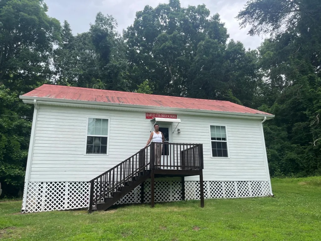 virginianewsreader (@vanewsreader) on Twitter photo Featured in the latest Virginia News Reader: An 1880 schoolhouse for Black children in Pittsylvania is still standing today because of one former student - By Grace Mamon for <a href="/CardinalNewsVA/">Cardinal News</a>
Read the full article at Cardinal News. ➡ tinyurl.ph/mztmZ Featured in the latest Virginia News Reader: An 1880 schoolhouse for Black children in Pittsylvania is still standing today because of one former student - By Grace Mamon for <a href="/CardinalNewsVA/">Cardinal News</a>
Read the full article at Cardinal News. ➡ tinyurl.ph/mztmZ