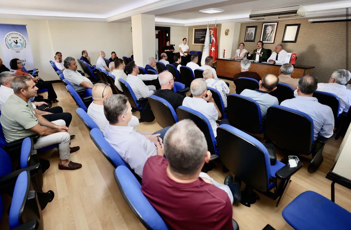 Denizli Milletvekilimiz Sayın <a href="/avcahitozkan/">Cahit ÖZKAN</a> ve Yönetim Kurulu Üyemiz ile birlikte, Denizli Esnaf ve Sanatkârlar Odaları Birliği Başkanımız Sayın Mehmet Ali Erbeği ve değerli oda başkanlarımız ile bir araya geldik.