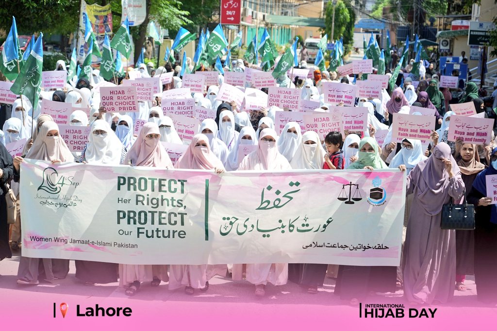 fareeha_ha42302's tweet image. ✨تحفظ عورت کا بنیادی حق✨

4 ستمبر، عالمی یوم حجاب ریلی لاہور

#Hijab
#HijabDay
#4September
#InternationalHijabDay