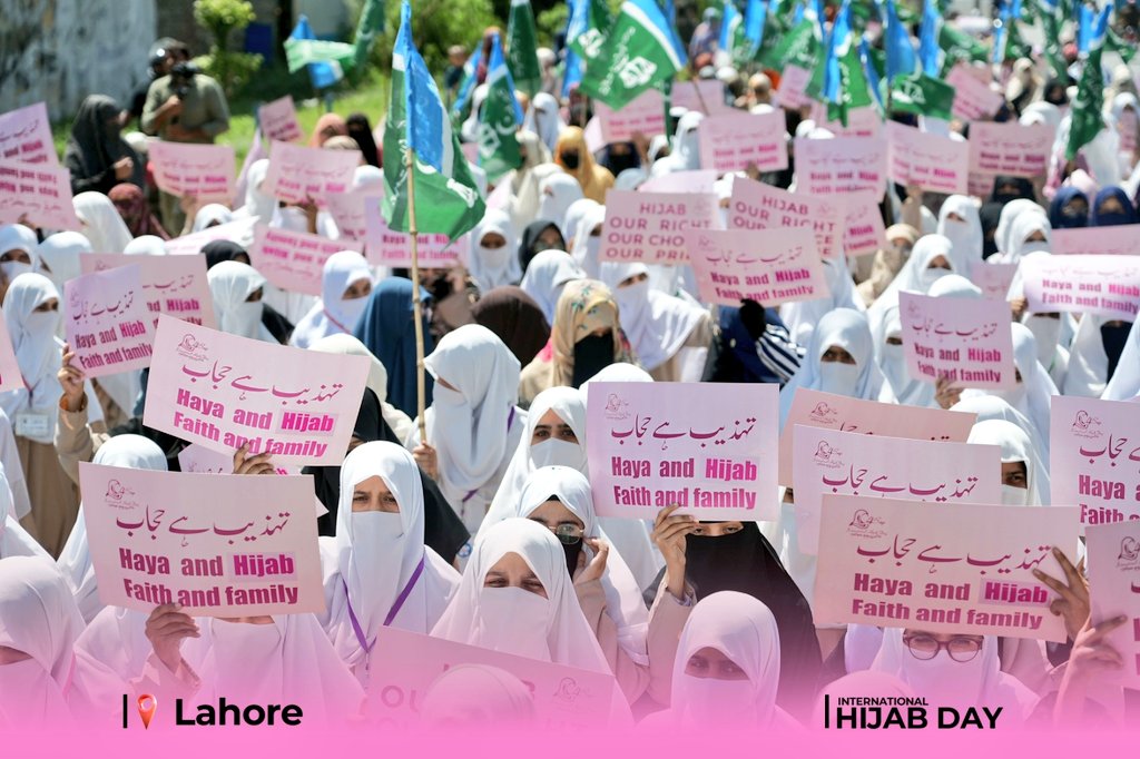 fareeha_ha42302's tweet image. ✨تحفظ عورت کا بنیادی حق✨

4 ستمبر، عالمی یوم حجاب ریلی لاہور

#Hijab
#HijabDay
#4September
#InternationalHijabDay