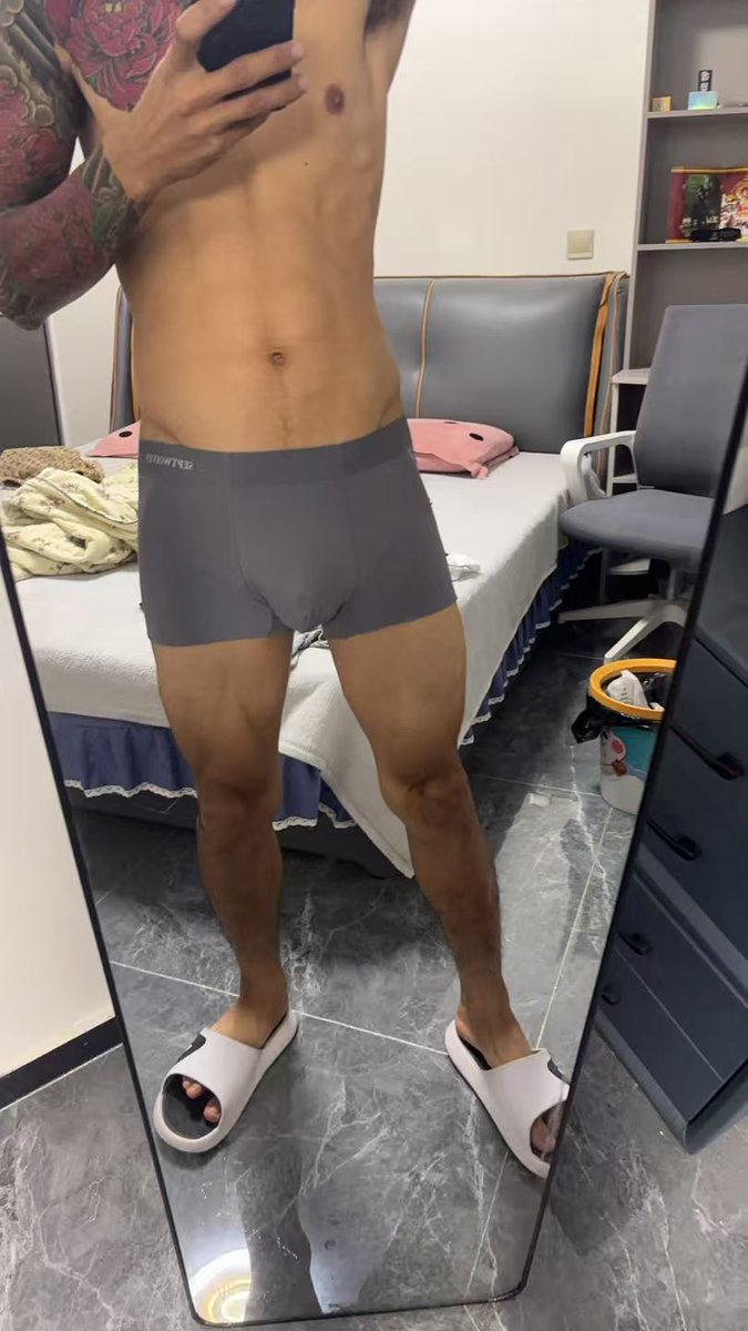 bw536rush's tweet photo. 需要直男原味内裤袜子 私聊 东北纹身爷们 https://t.co/9ijchm6odH