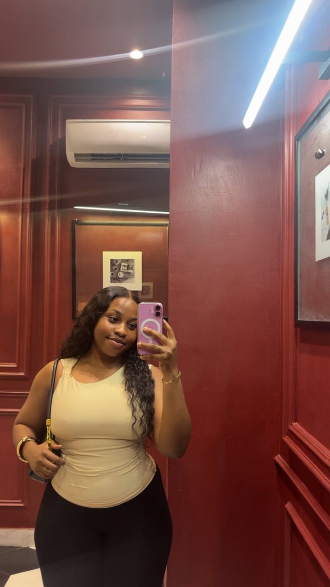 Shortsewa_'s tweet image. Esquire 😍