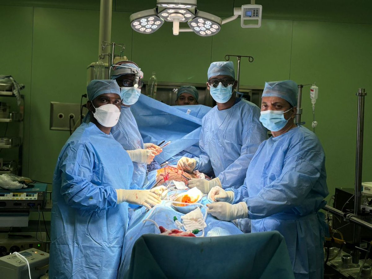 PatrickMeso4's tweet photo. Cet avant-midi, à l'hôpital du Cinquantenaire, j'ai  réalisé une opération à cœur ouvert.  
Il s'agit d'aller extraire une masse (myxome de l'oreillette gauche) à l'intérieur du cœur.

Le patient s'est réveillé environ 15 minutes après la chirurgie.. 

Dr Nzomwuama

ABB asbl https://t.co/dVhjDKqVbl
