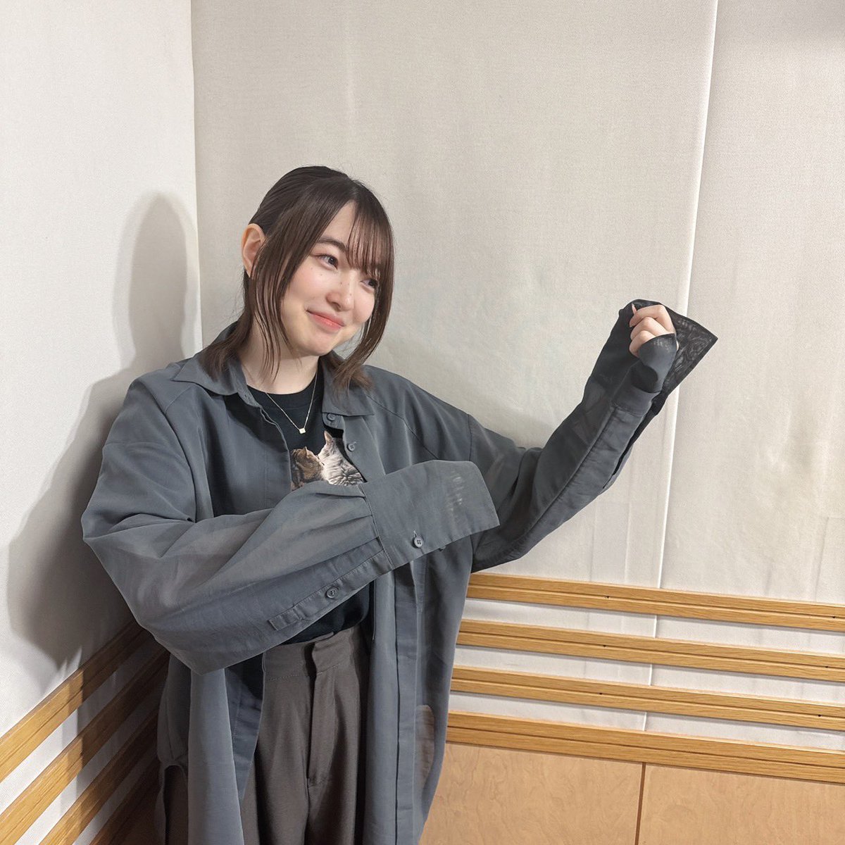 himi2bako's tweet image. #284「めんどくせーー！」
 本日も #ひみつばこ ありがとうございました。涙ながらの叫びは髪のお手入れは大変なんだと言う叫びでした。きっと近々行くと思います。…多分。
そして番組では急に綺麗なお姉さんのコーナーが動きそうです。勝手なイメージお待ちしています。写真はレモン待ちのネプしゃま