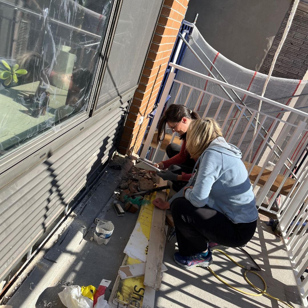 Leadership isn’t just strategy—it’s showing up.
Like inspecting a balcony firsthand.

Small fixes build big trust.
💬 When have you stepped out of your role to make things happen?