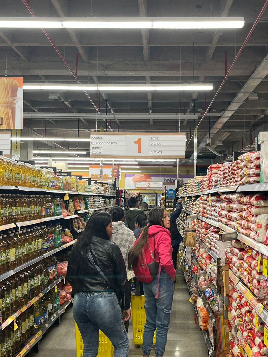 ALCSORACA's tweet image. Gracias a la alianza con la @FundacionExito, la @GobBoyaca, @SecSocialBoyaca, 21 madres gestantes Y lactantes de nuestra #ComunidadSoraquense hicieron su 5.ª redención de bonos nutricionales.
¡Seguimos comprometidos con la primera infancia!
#Lactatón #ConLasGoticasNutrimosVidas