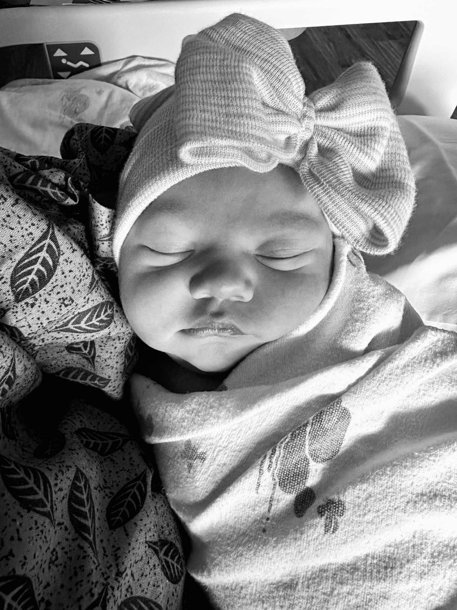 OldManCormier's tweet photo. Welcome to the family, Margaret Ruby! Your brother and sister have been so anxious to meet you!

9/3/25
9:59 AM
8lbs 3oz
21 inches https://t.co/AwwbFuvzrX