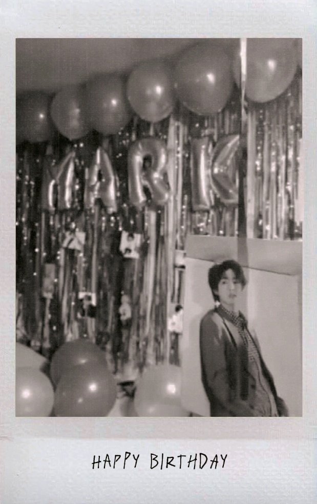ahgasejae_224's tweet photo. Happiest Birthday, @marktuan 🎂May this new chapter bring you peace, love, and endless joy
Keep shining brighter than ever, we’ll always cheer for you and walk beside you no matter what 🪽
Forever proud, forever with you ❤️
#BackInSeptemberWithMarkTuan
#HappyMarkTuanDay https://t.co/L6AxjVUdV5
