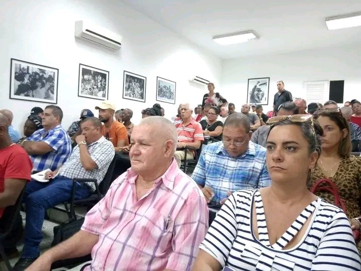 PCCUnion240608's tweet photo. Se realiza chequeo de indicadores productivos con la participación de las empresas de la provincia y las autoridades de cada municipio.
Se analiza el cumplimiento de las entregas de leche y carne y las siembras de los cultivos de tecnología menos exigentes.
#MatancerosEnVictoria https://t.co/psgCEdzTDp