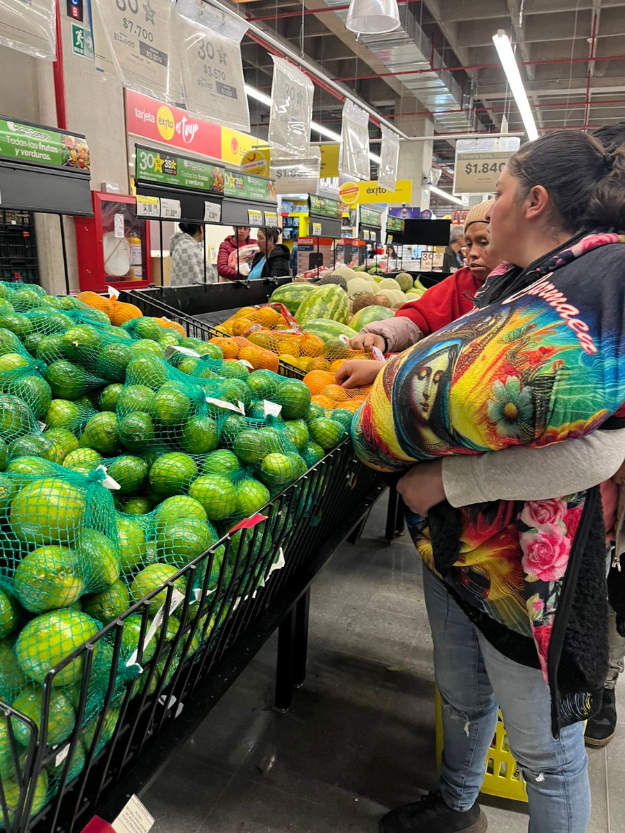 ALCSORACA's tweet image. Gracias a la alianza con la @FundacionExito, la @GobBoyaca, @SecSocialBoyaca, 21 madres gestantes Y lactantes de nuestra #ComunidadSoraquense hicieron su 5.ª redención de bonos nutricionales.
¡Seguimos comprometidos con la primera infancia!
#Lactatón #ConLasGoticasNutrimosVidas