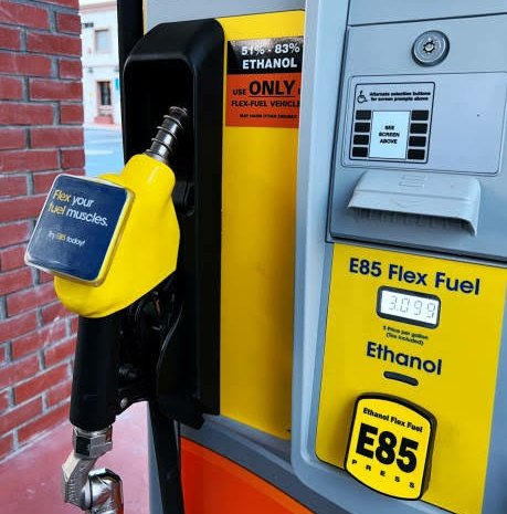 तुम करो तो रामलीला. हम करें तो रासलीला. गजब है भाई. ब्राज़ील, अमेरिका, यूरोप और चीन इथेनॉल इस्तेमाल करें तो इनोवेशन है.

भारत इथेनॉल इस्तेमाल करे तो स्कैम. यह कौन सा तरीका है भाई. सच्चाई यह है,

इथेनॉल इस्तेमाल करने से देश को अरबों डॉलर बचत हुई. किसान की आमदनी बढ़ी. हवा साफ हो