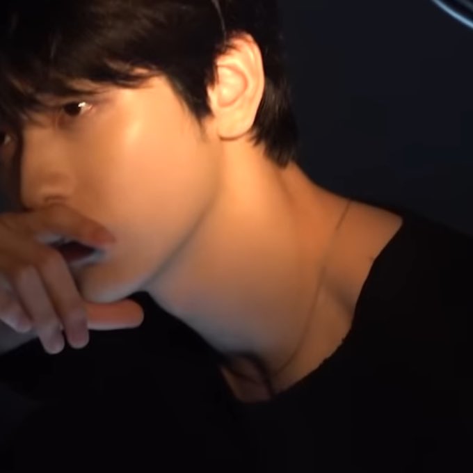 staring at soobins neck feels like im a victorian man seeing ankles for the first time