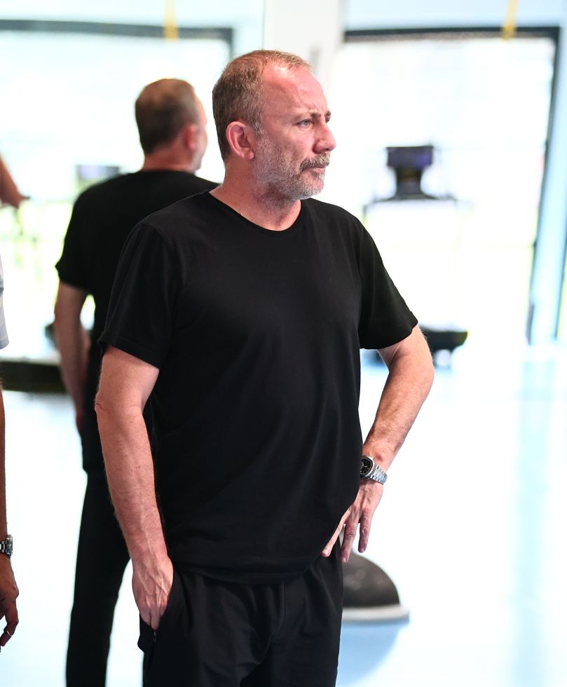 Sergen Yalçın artık Beşiktaş'ta hareket istiyor. Transfer görmek, yönetimin hızlanmasını istiyor.

(Ertan Süzgün)