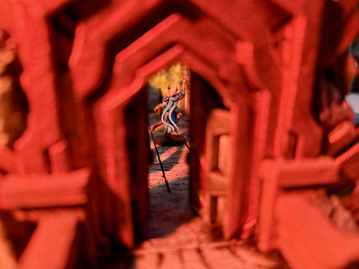 ¿Juegas a D&amp;D con minis y escenografía? Nosotros somos fans de usar escenografía para mejorar la inmersión de los jugadores. ¿Y tú?

#dungeonsanddragons #dnd #miniaturepainting #ttrpg #rolenmesa