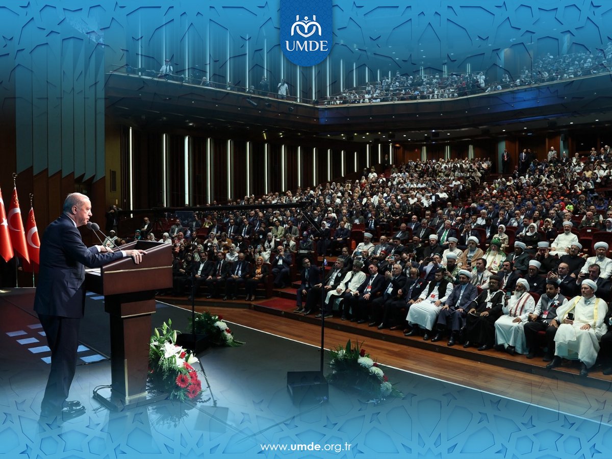 UMDE, Mevlid-i Nebi Programına Katıldı

UMDE, Diyanet İşleri Başkanlığı tarafından Ankara’da düzenlenen Mevlid-i Nebi Haftası programına resmî düzeyde iştirak etti. Bu anlamlı buluşmada, Hz. Peygamber’in örnekliği ve çağımıza ışık tutan mesajları kapsamlı şekilde ele alındı.
