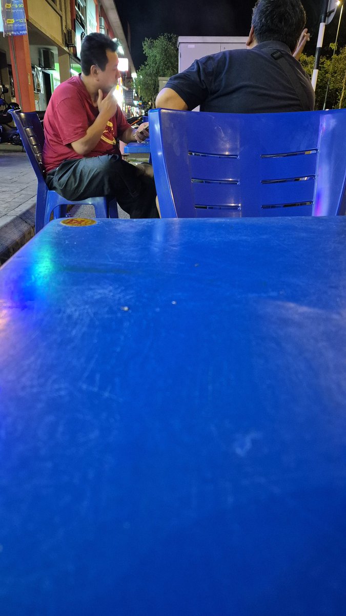 IMFP_'s tweet photo. done report kt https://t.co/fdqbwv9HAr

3 batang rokok straight 2 ekor ni sedut lps mkn ..giler

#jomlapor https://t.co/QTc7vPHpVT
