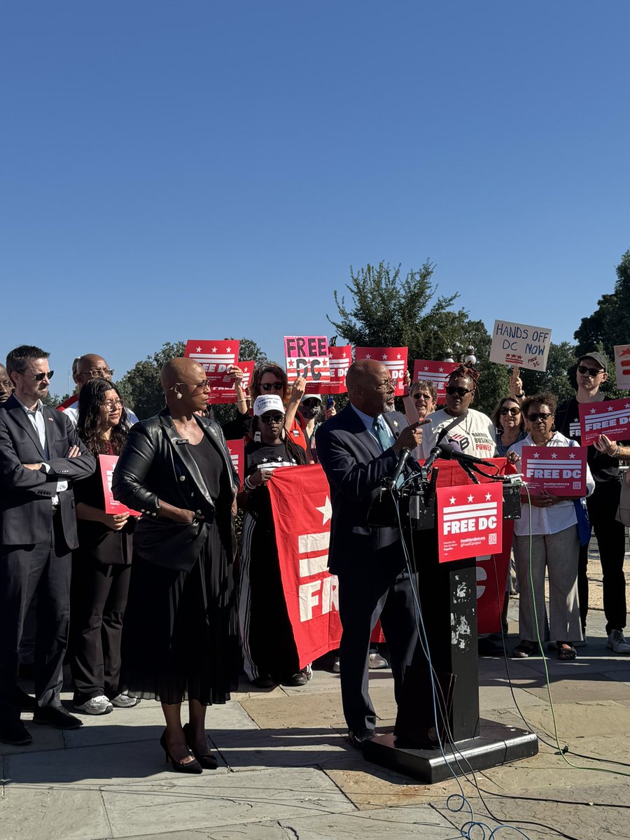 HumaneFoodie's tweet photo. At @freedcproject_ press conference, @RepPressley and @RepGlennIvey are standing with DC residents and saying that it is NOT okay to kidnap and detain Brown people and criminalize Black children. #AuthoritarianTakeover #HandsOffDC https://t.co/UQzELFzNWN