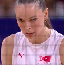 #FileninSultanları Kaptan Eda Erdem'in 81 ile heykelinin dikilmesi lazım. 
Bozkurt bakışlı Kaptan Eda Erdem