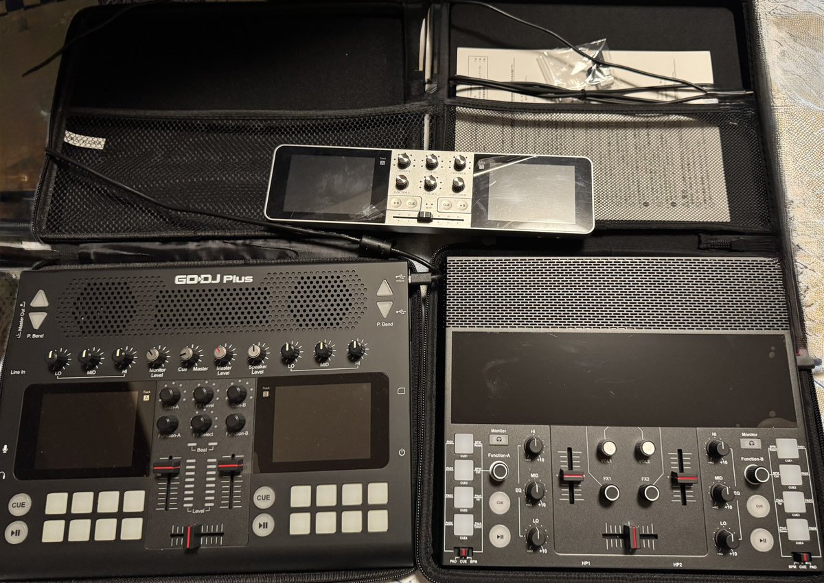 ポーダブルDJシステム　FJ1 ミューシグナル ターンテーブルもミキサーも不要！1台でDJプレイが完結するミュー