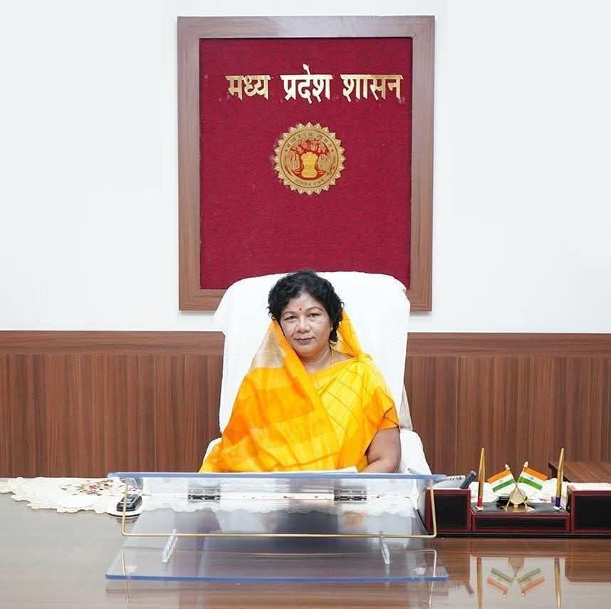 Sake9Ankit's tweet photo. मध्य प्रदेश सरकार में लोक स्वास्थ्य यांत्रिकी मंत्री एवं सिंगरौली जिले की प्रभारी मंत्री माननीया  श्रीमती Sampatiya Uikey  जी को जन्मदिन की आत्मीय बधाई , हार्दिक शुभकामनाएँ।

बाबा महाकाल से आपके उत्तम स्वास्थ्य एवं दीर्घायु जीवन की कामना करता हूँ।

#SampatiyaUikey https://t.co/qhmSunqNYt