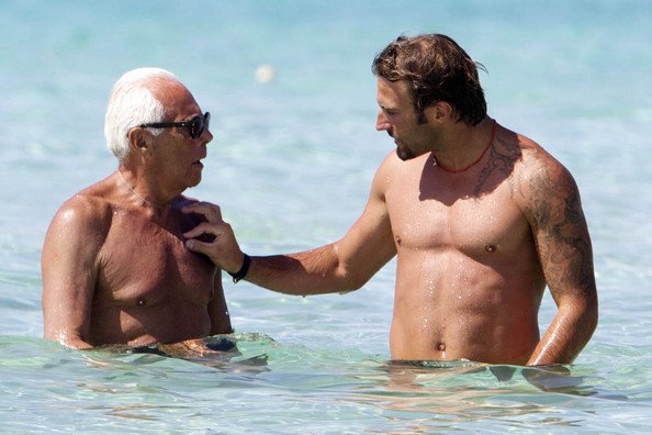 Descanse em paz, Giorgio Armani. Tinha seus defeitos, mas soube viver.