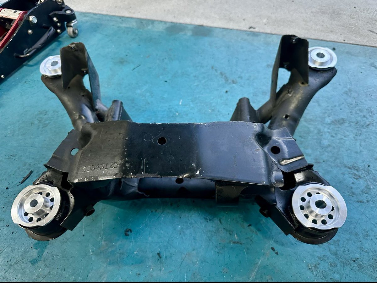 yuchuke4444's tweet image. 横向けて遊べるように足回り、シート変更✨

スピリット車高調GlückRacing仕様
フルピロ
メンバーリジット
キャンバーアーム
ストラット前後補強
RMS

しっかり動く足で乗り心地良くてコーナーがめちゃくちゃ気持ちよくなりました😍
普通にドライブしてても楽しい車になってます😆

#e46m3