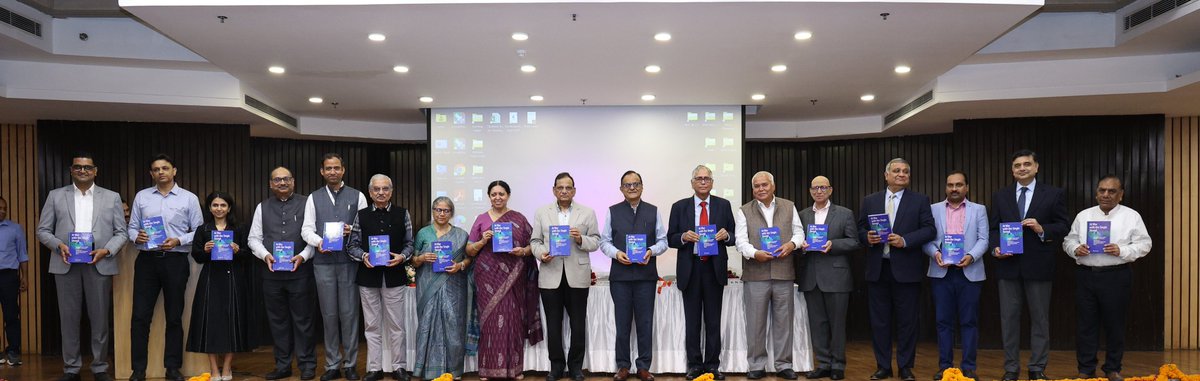 PrinSciAdvOff's tweet image. Prof. Ajay Kumar Sood, @PrinSciAdvGoI and Dr. Vinod Paul, Member (Health), @NITIAayog, launched the book titled “At War with the Single Strand - How Indian Science Fought the COVID-19 Pandemic” on 4th September 2025 at the India International Centre, New Delhi.
