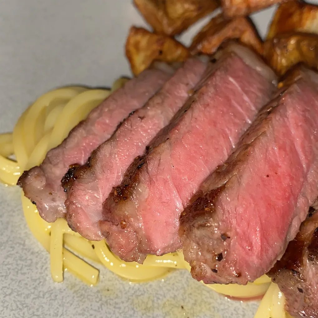 wife nak carbonara. aku nak steak. Jadi la “Steakghetti” 🤣