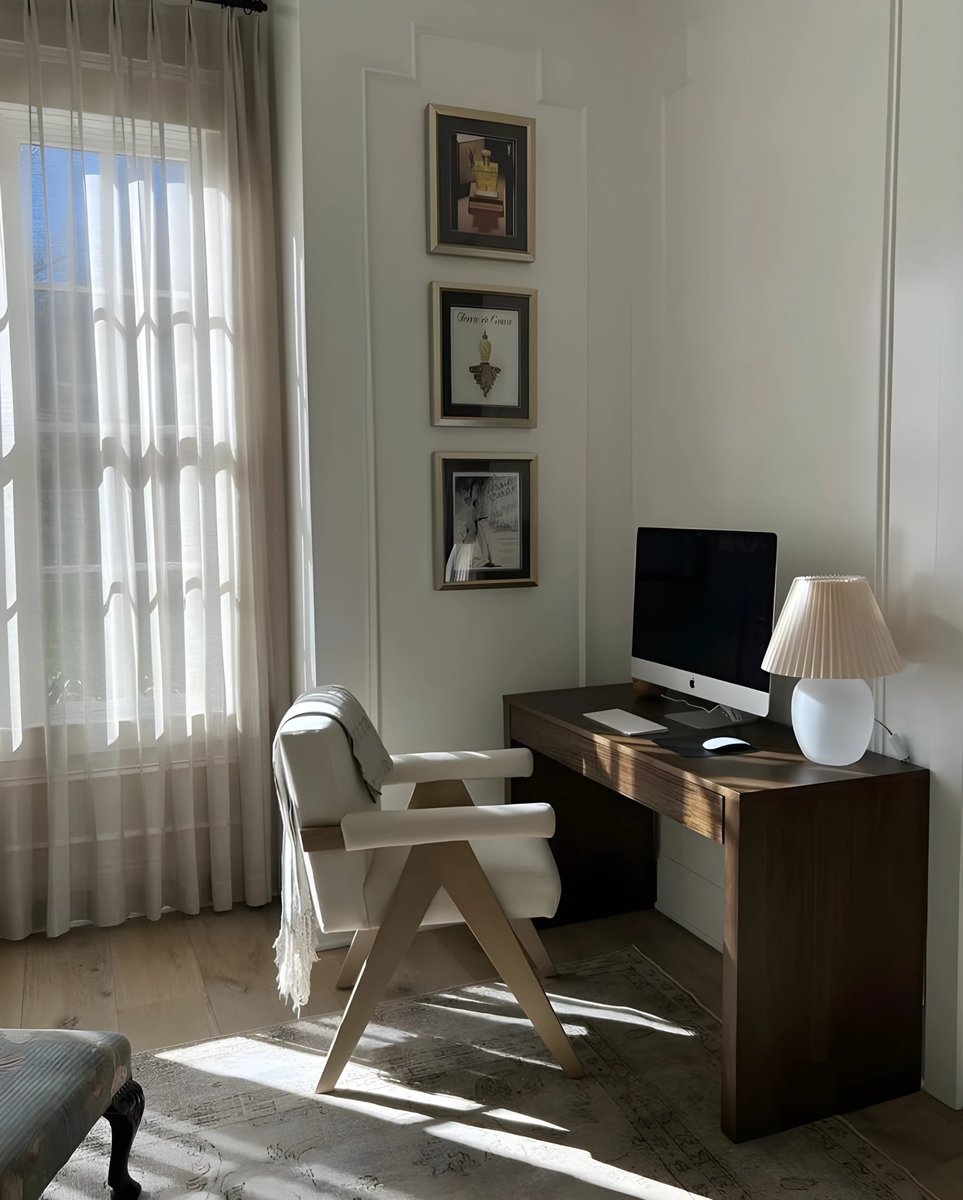 وأخيرًا قررت أفتح باب الاستشارات🤍🛋️

لأي شخص حاب يطوّر مساحة في بيته بطريقة ذوقية وجمالية بخطوات واضحة ومتاحة له، وأفكار تناسب ذوقه الشخصي ويقدر يطبقها🪄

استشاراتي نابعة من شغفي كهاوية للتصميم الداخلي، وتركّز على الجانب الفني مثل:
اختيار وتوزيع الأثاث والديكورات، تنسيق واختيار