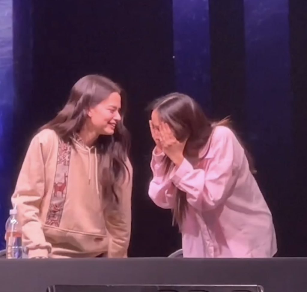 Ayeayea88700149's tweet image. Every time FreenBecky smile together, the world shines brighter 🌟

FREEN BECKY LATAM TOUR PERU
#FreenBecky1stFMinLima
#ฟรีนเบค #FreenBecky 
#srchafreen #beckysangels