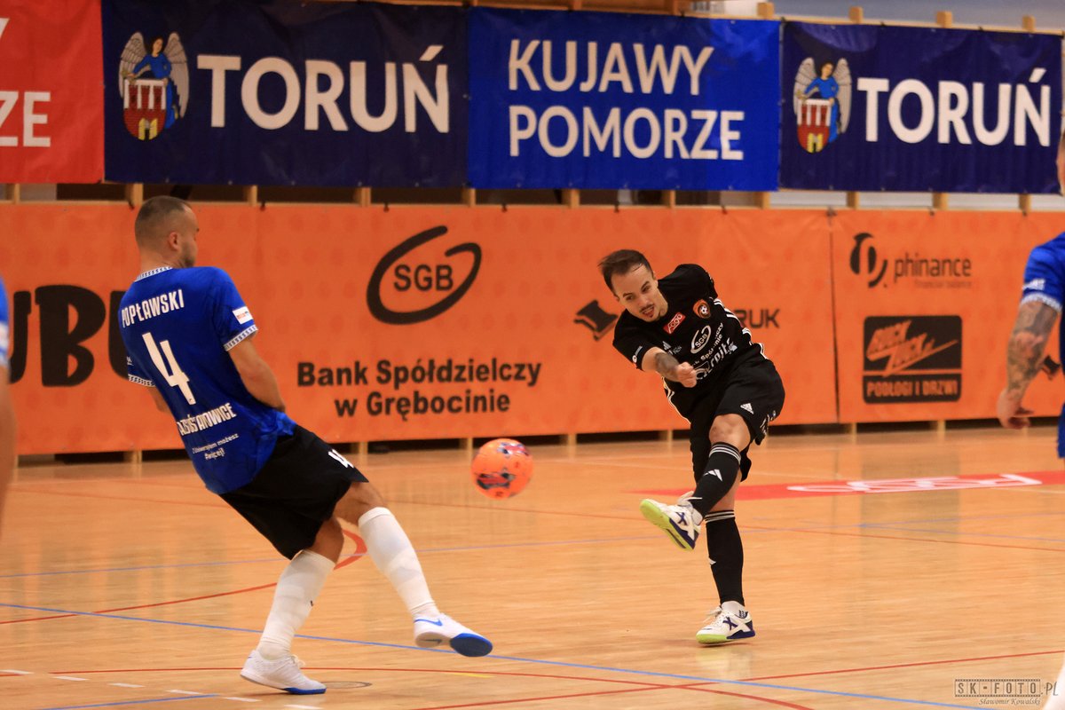 Wiemy, że czekacie i wypatrujecie! I oto jest! Jedyna i niepowtarzalna 𝓕𝓸𝓽𝓸𝓻𝓮𝓵𝓪𝓬𝓳𝓪 z meczu 1 kolejki <a href="/FutsalEkstra/">FOGO Futsal Ekstraklasa</a> 

Pełna fotorelacja 🔗torunfc.pl/posts/fctkat-g…