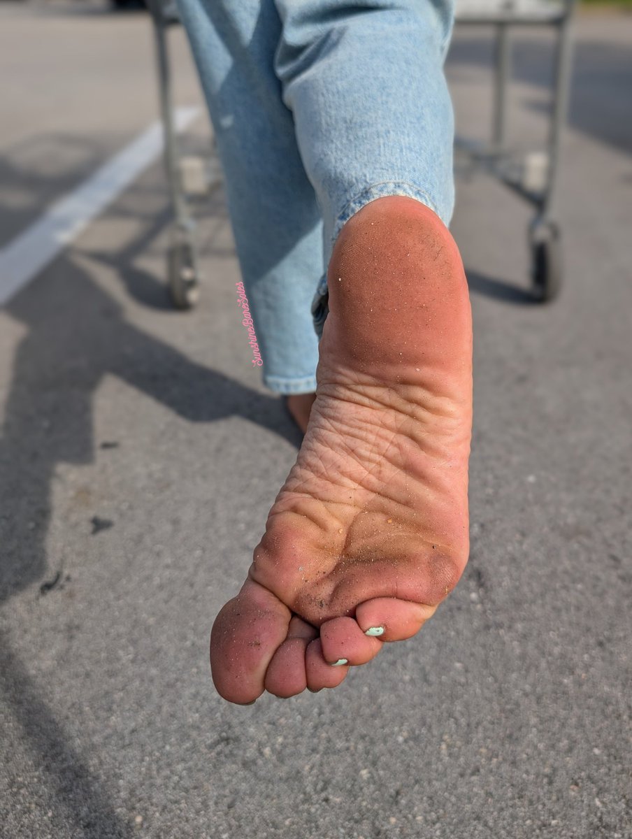 SunshineBareSoles tweet media