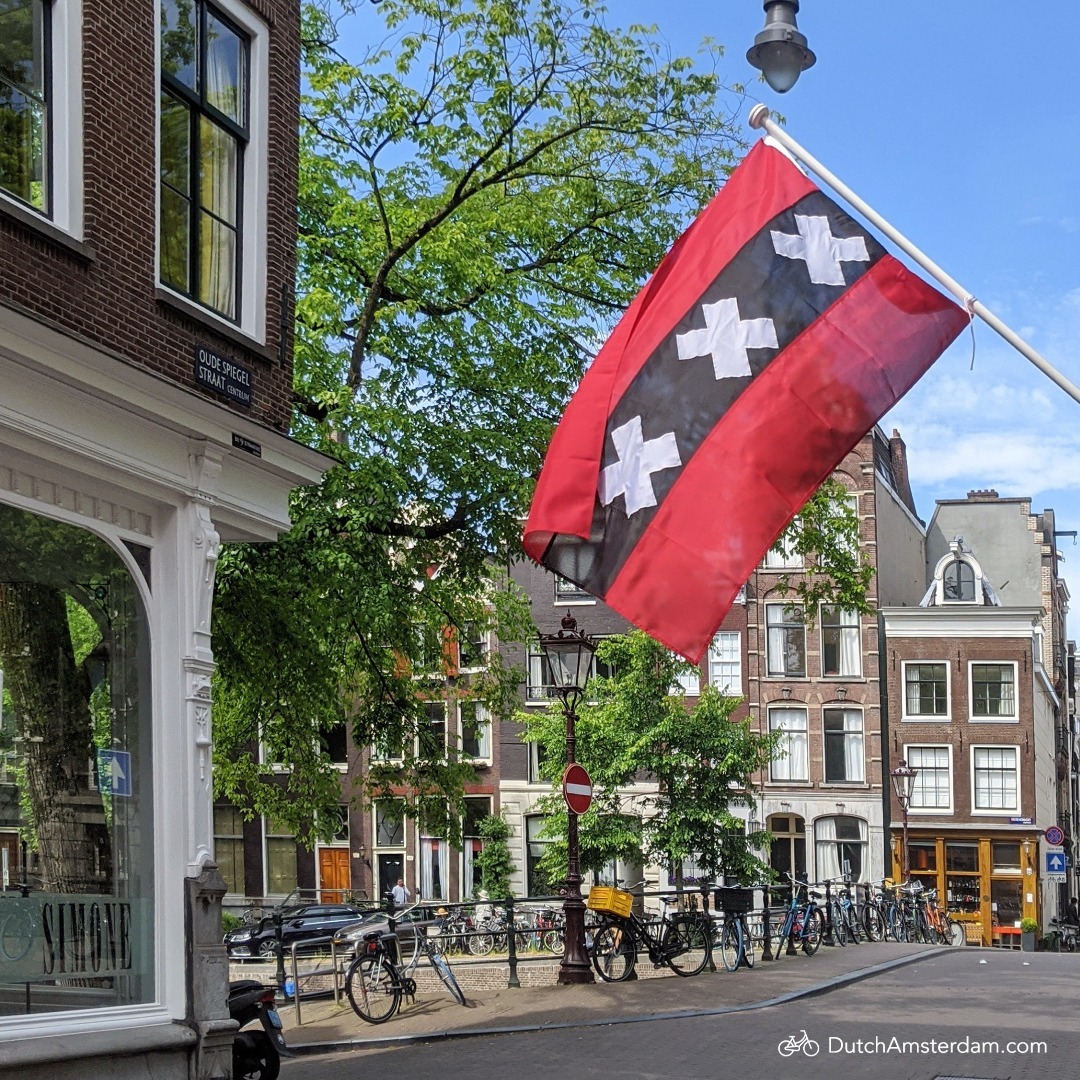 Vexillologist (flag expert) Roman Mars says that Amsterdam has the "ost badass city flag in the world." 

Why yes, we agree. Want to know more? See the post, "Amsterdam Coat of Arms and City Flag. What’s with the 3 X’s?" on our website.

#amsterdam #flag… instagr.am/p/DOLt1QxCCMf/