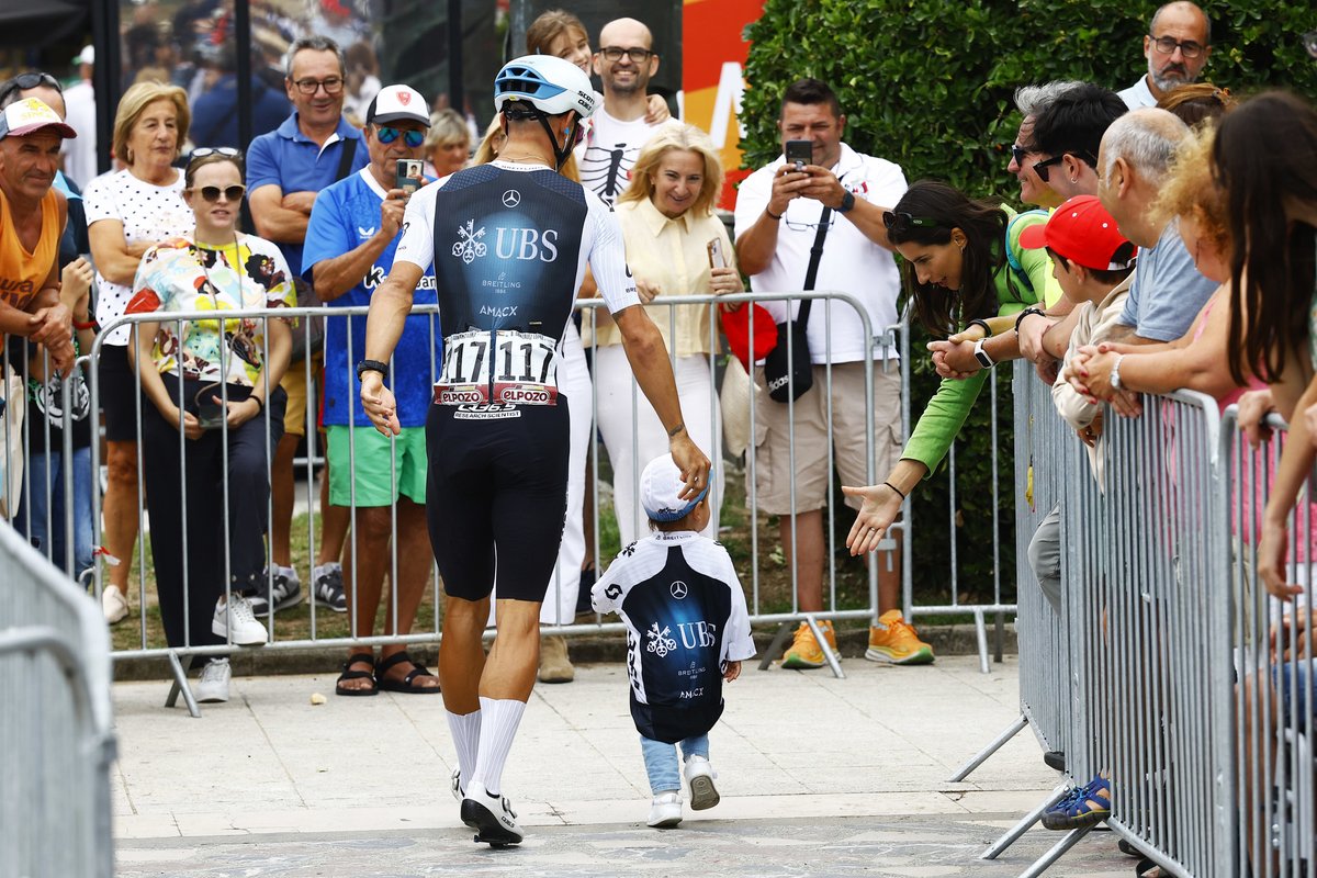 🇪🇸#lavuelta25 

We had a special visitor in Laredo earlier today: Luca González, son of <a href="/Davidgl1996/">david gonzalez lopez</a> 

#racesharp