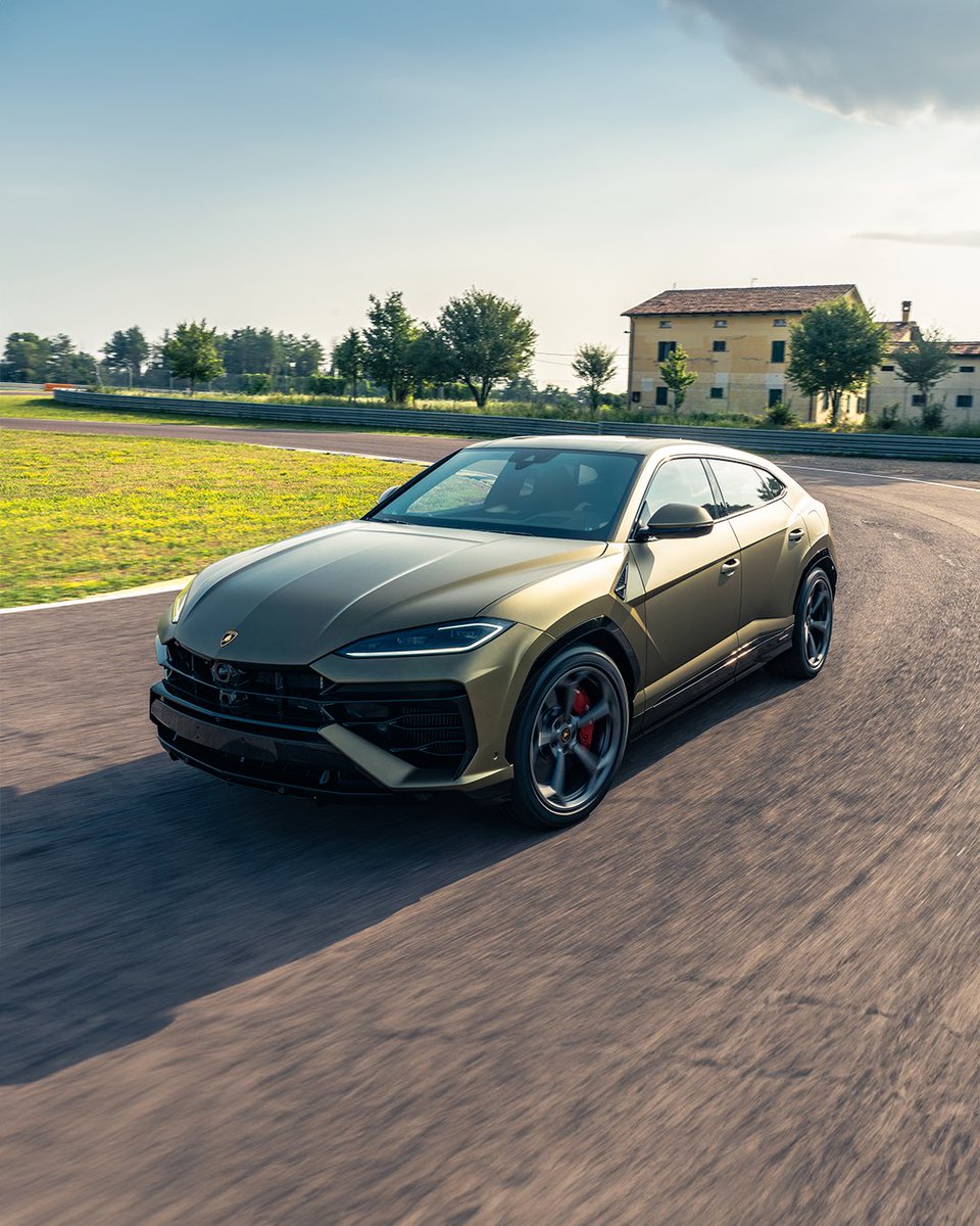 Lamborghini tweet media