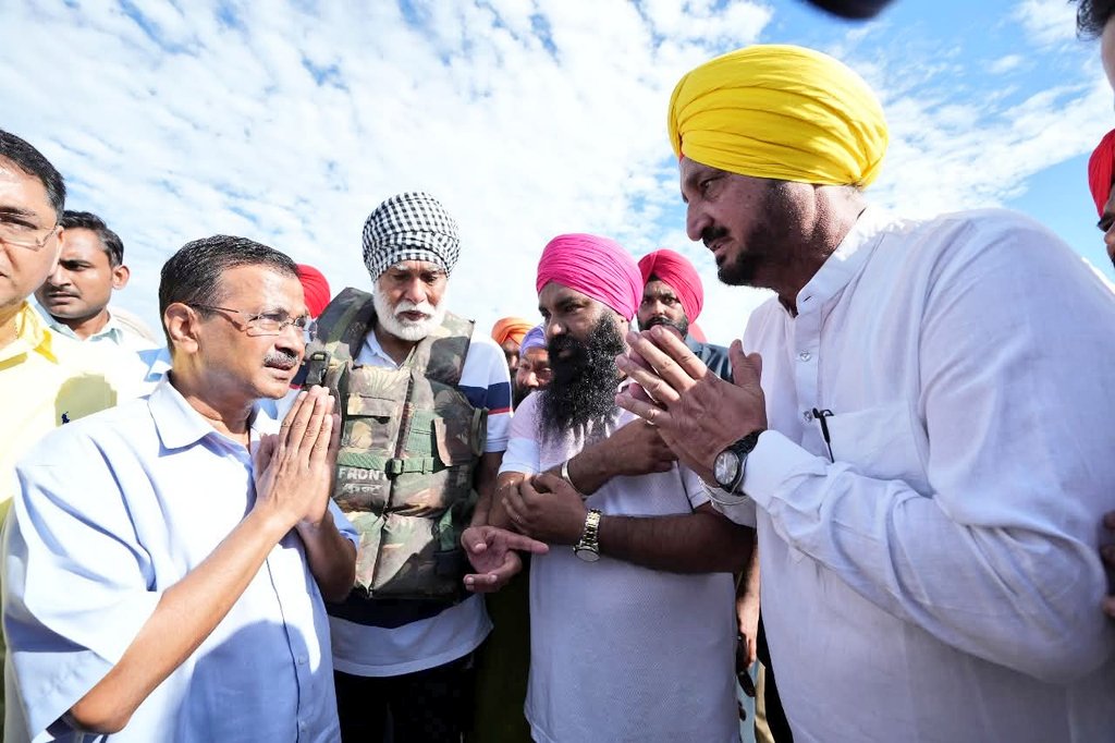 realgauravgaur_'s tweet image. इस कठिन समय में @ArvindKejriwal जी और आम आदमी पार्टी पंजाब की जनता के साथ मजबूती से खड़े हैं।
हर ज़रूरतमंद तक मदद पहुँचाई जा रही है।
हम सब मिलकर इस आपदा को भी हराएँगे। 🙏💪

#PunjabFloods #PunjabWithAAP #TogetherForPunjab #Kejriwal
