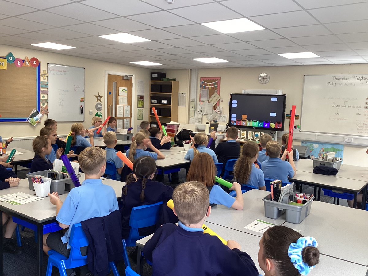 mrspyear4's tweet image. Music 🎶  we  learnt  about  pitch  and  the  different  notes.  We  used  Boomwhackers  to  listen  to  the  notes  and  play  along  with  songs  we  love.  #ourladysmusic @OURLADYSASPULL