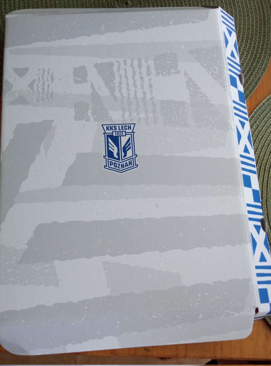 Lechu_Urban's tweet image. 🚨 Szanowni! 🚨

Dzięki uprzejmości @MHenszel dotarła do mnie koszulka z autografami piłkarzy @LechPoznan 

Wystawiam ją na licytację dla mojego Szymka. Działajcie pod tym wpisem do piątku, do 20.00 🔥

Wszystko będzie przeznaczone na rehabilitację młodego 💪