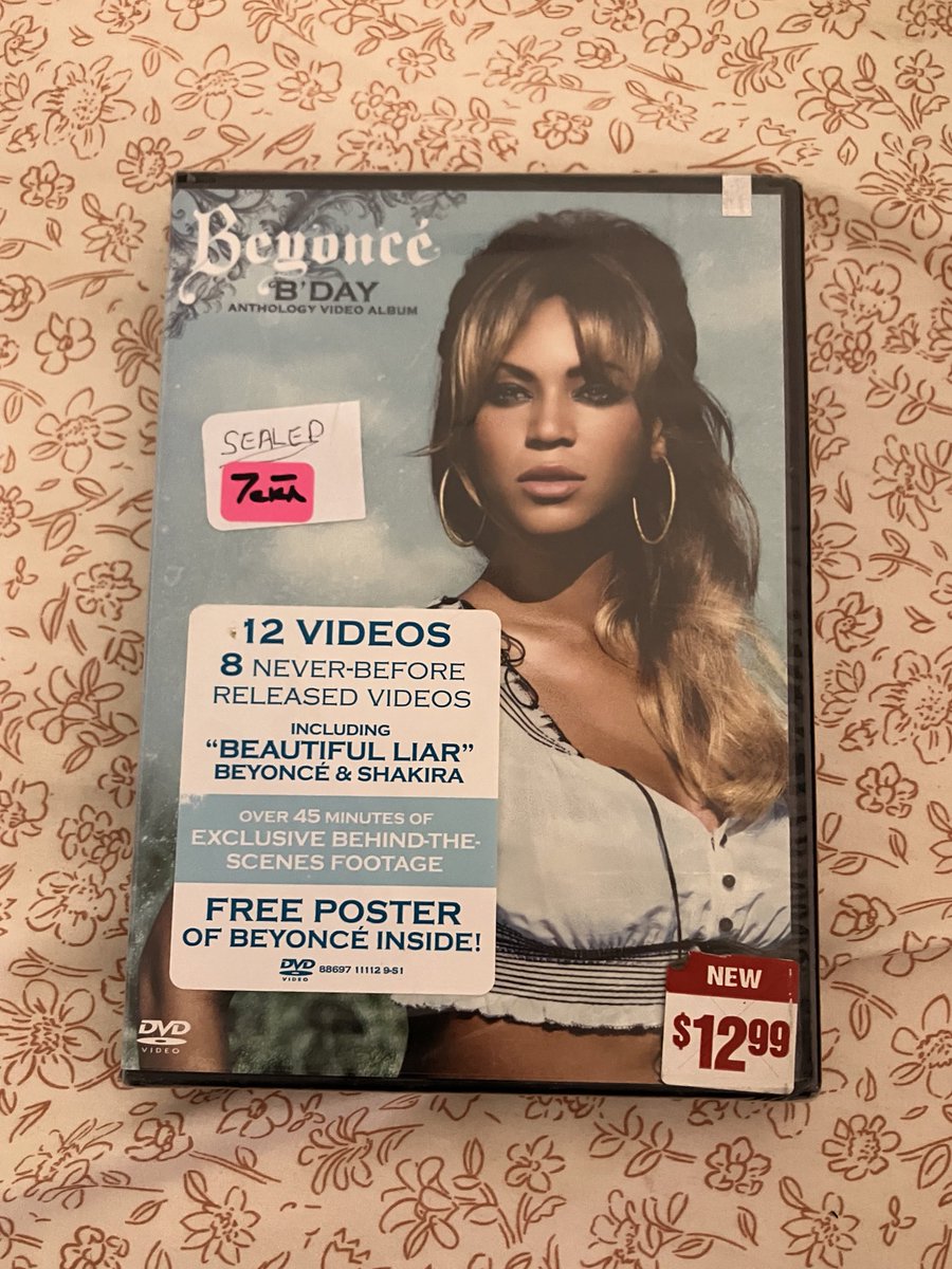 mangodiaspora's tweet image. hi everyone i was locked out of twitter for a week because i told a certain white girl with microbangs to #unalive herself. anyways in the past week it was me and wonyoung's twenty first birthday, the start of senior year, and i had multiple crises on the passage of time