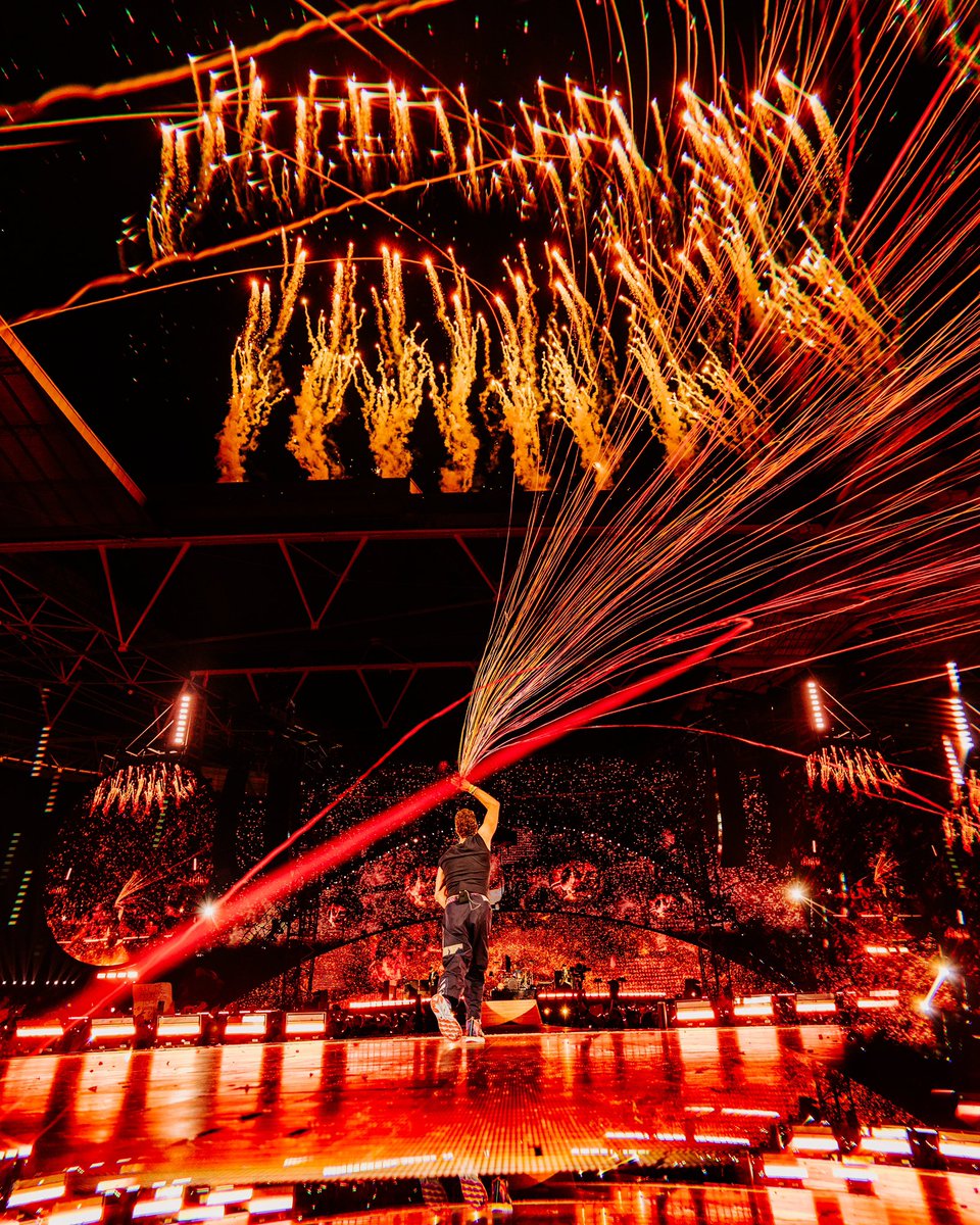 coldplay's tweet image. Show #220, London

#MusicOfTheSpheresWorldTour