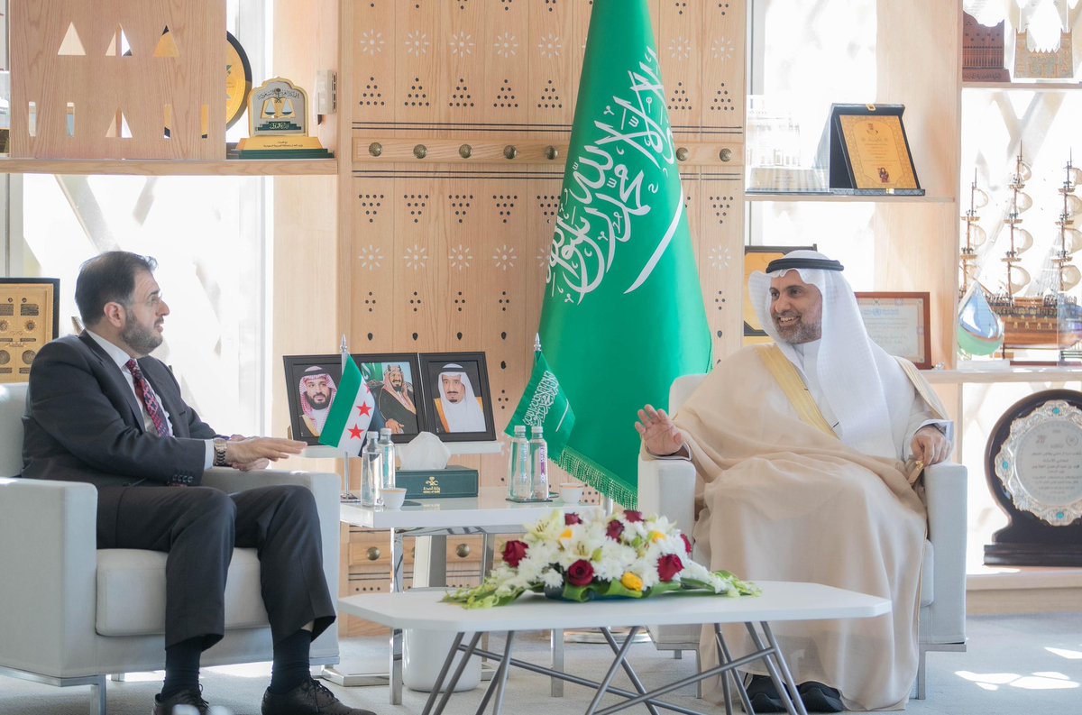 FahadAlJalajel's tweet image. سعدت اليوم بلقاء أخي معالي وزير الاتصالات وتقانة المعلومات في الجمهورية العربية السورية الشقيقة الأستاذ عبدالسلام هيكل @amhaykal، وبحثنا سبل تعزيز الحلول الرقمية في القطاع الصحي، إلى جانب تطوير آفاق التعاون المشترك بما يسهم في رفع كفاءة الخدمات الصحية ودعم الابتكار في هذا المجال.